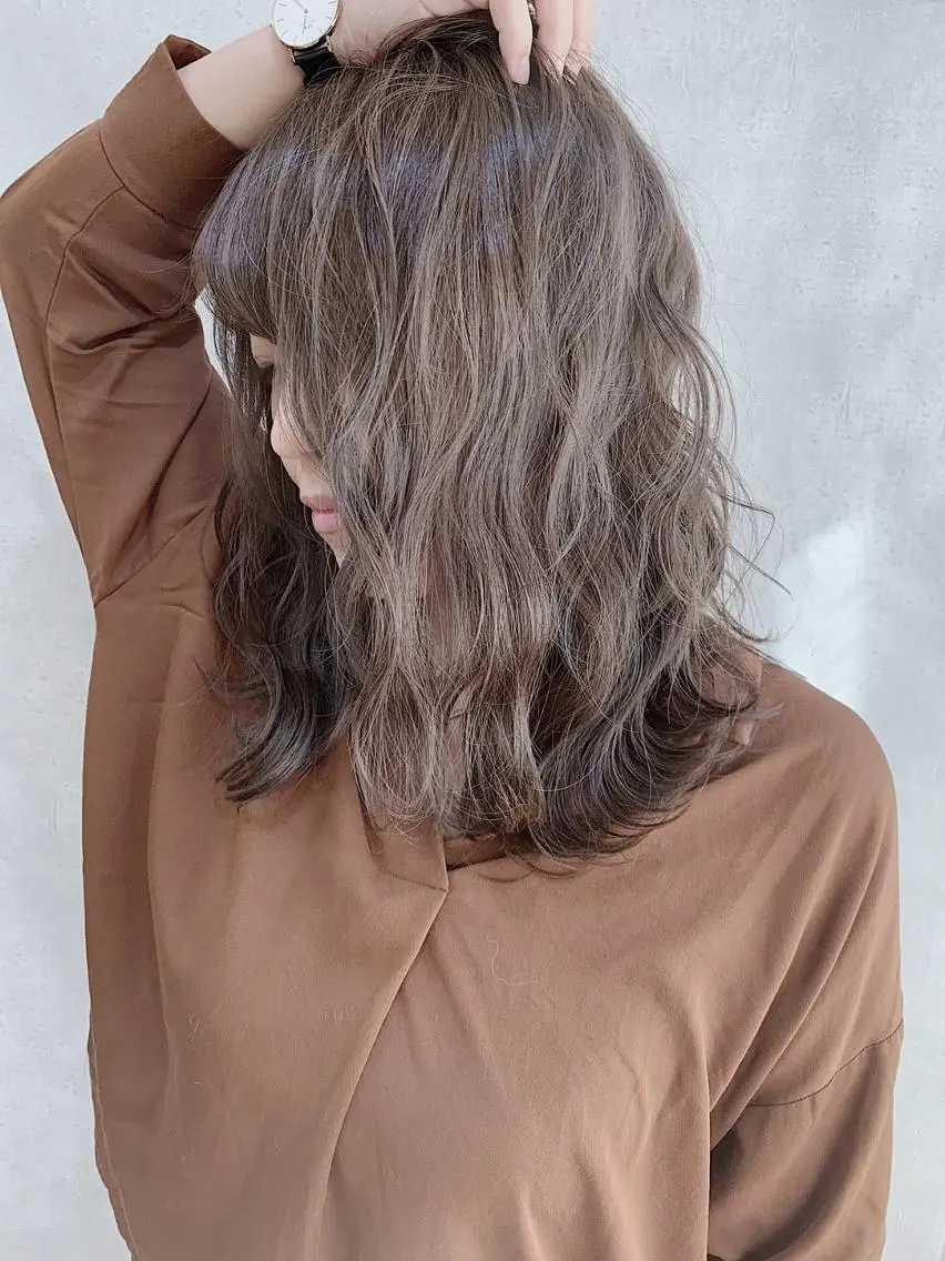 セミロング カラー MOU namba ムウナンバのヘアスタイル