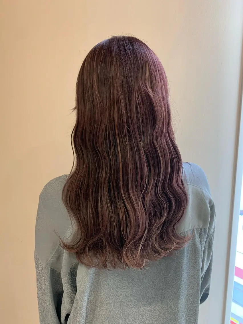 ロング カラー ベージュカラー ラベンダーカラー ラベンダーベージュ 顔まわりカット✄ ベージュカラー🧸のヘアスタイル