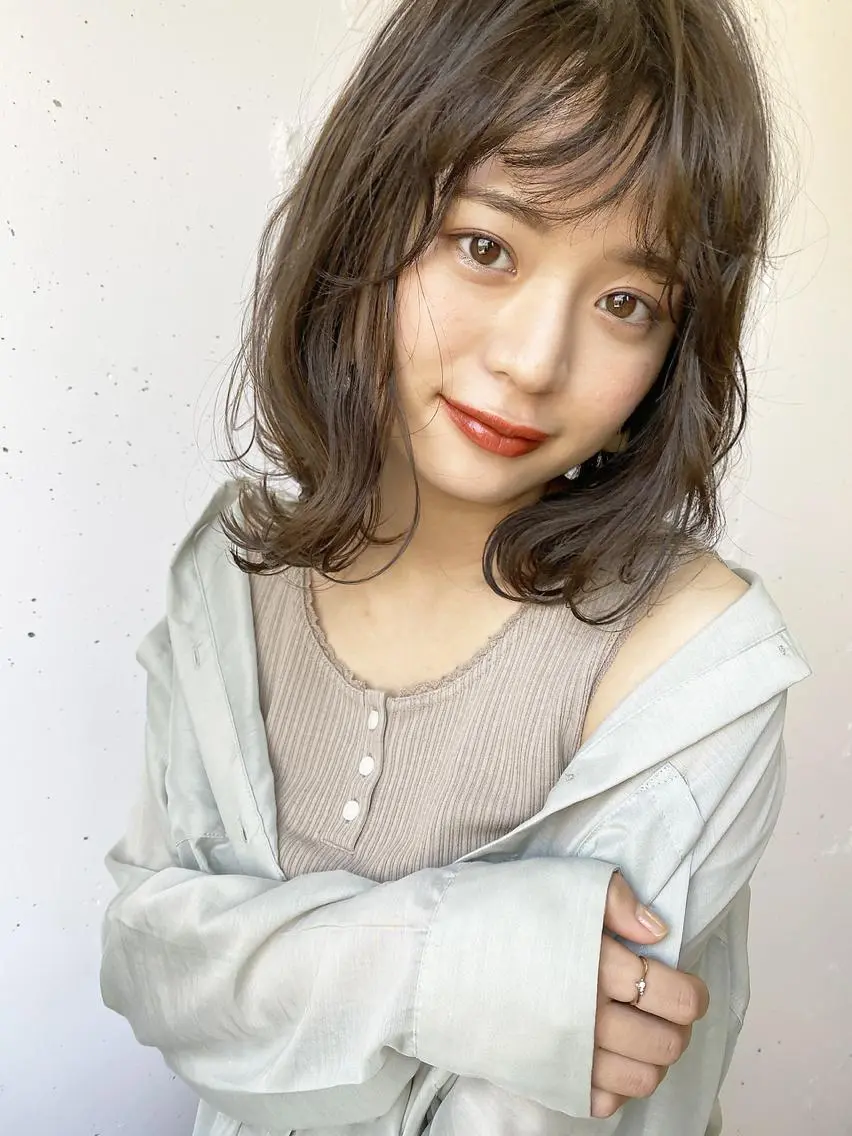 ミディアム 顔周りの垢抜けヘア 立山あいりのヘアスタイル