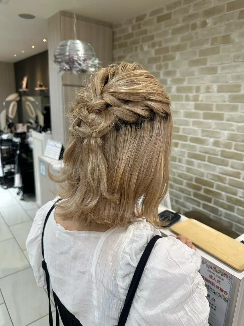 ミディアム ヘアアレンジ 反橋 聖のヘアスタイル