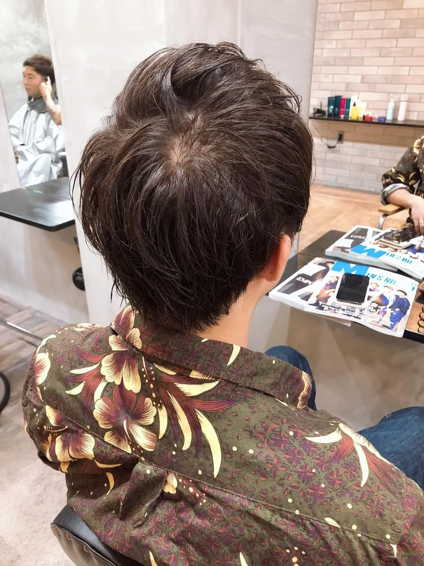 カラー メンズ 中村 優志のヘアスタイル
