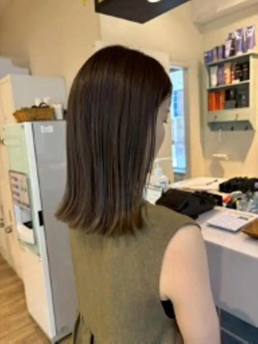 ミディアム カラー アッシュ アッシュグレー アッシュグレージュ ベージュカラー 透明感カラー カット ヘアカラー トリートメント 初めでも安心🌟 newi町田✂のヘアスタイル