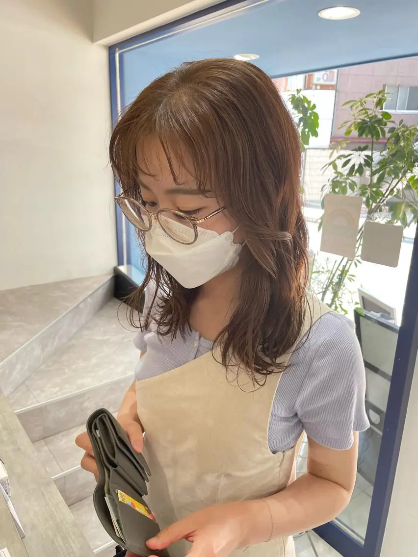 セミロング カラー ベージュカラー ブリーチ 狩野 羅夢のヘアスタイル