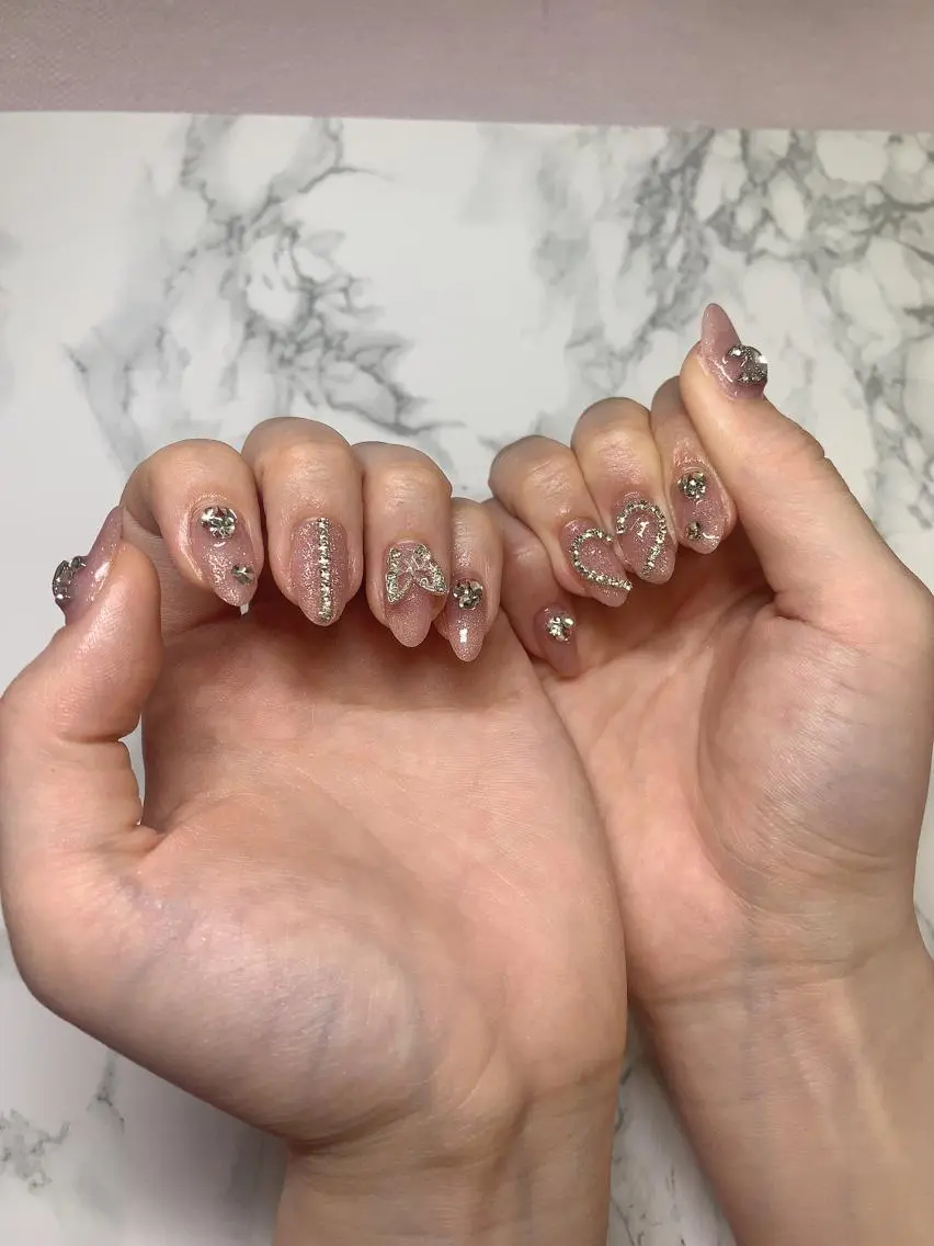ネイル はな💎ネイル ワンホン、長さ出しのネイルデザイン