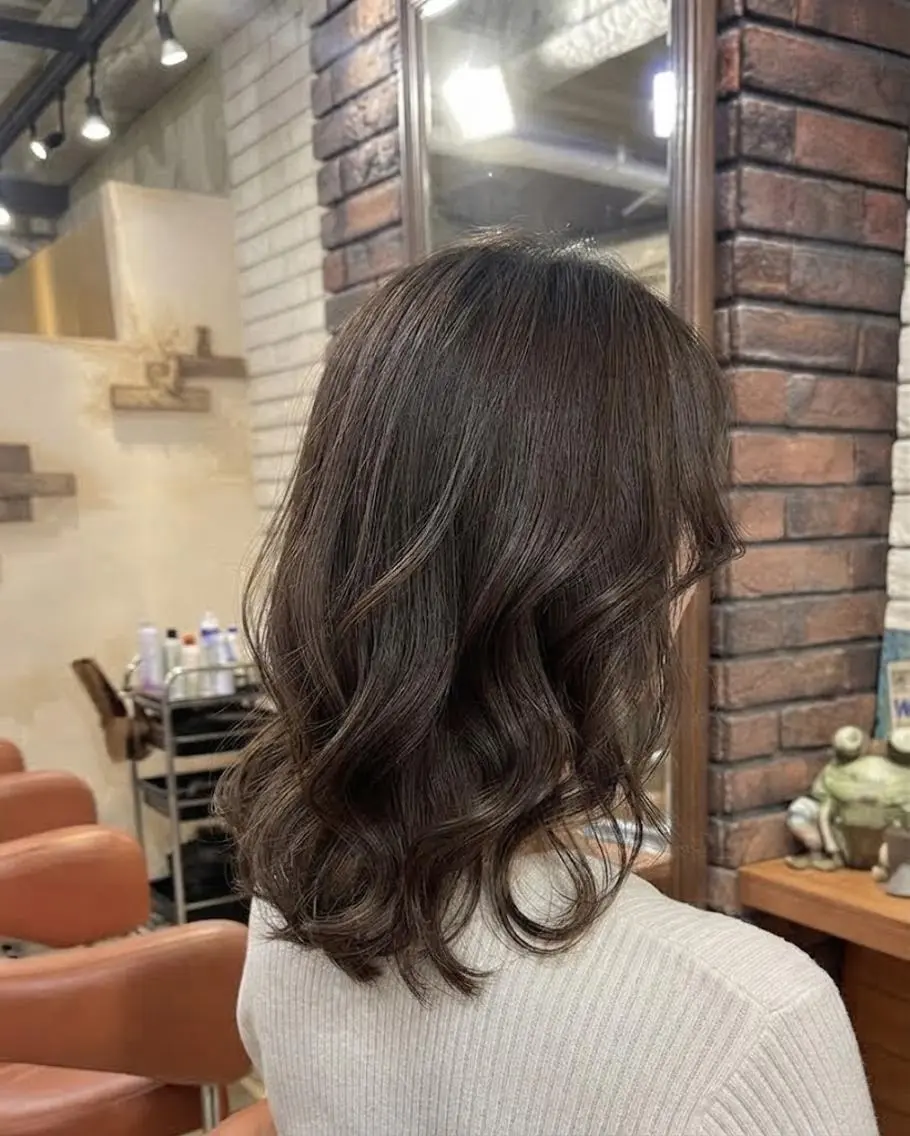 ミディアム レイヤーカット カット ヘアカラー トリートメント flencia 丸 和博|カットのヘアスタイル