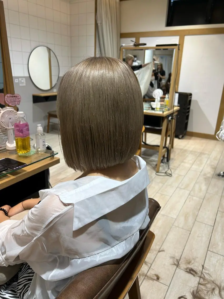 ミディアム カット ヘアカラー Ami 🕊✨のヘアスタイル