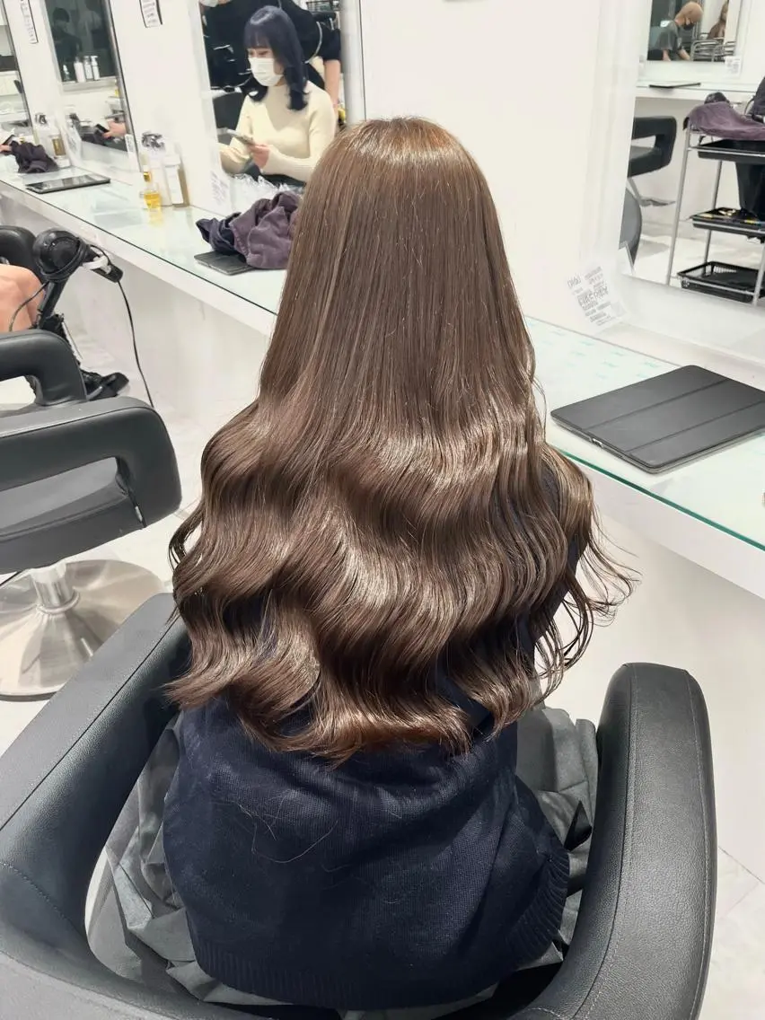 ロング カラー ウルフカット×ハイ トーン職人🤍ゆうひのヘアスタイル