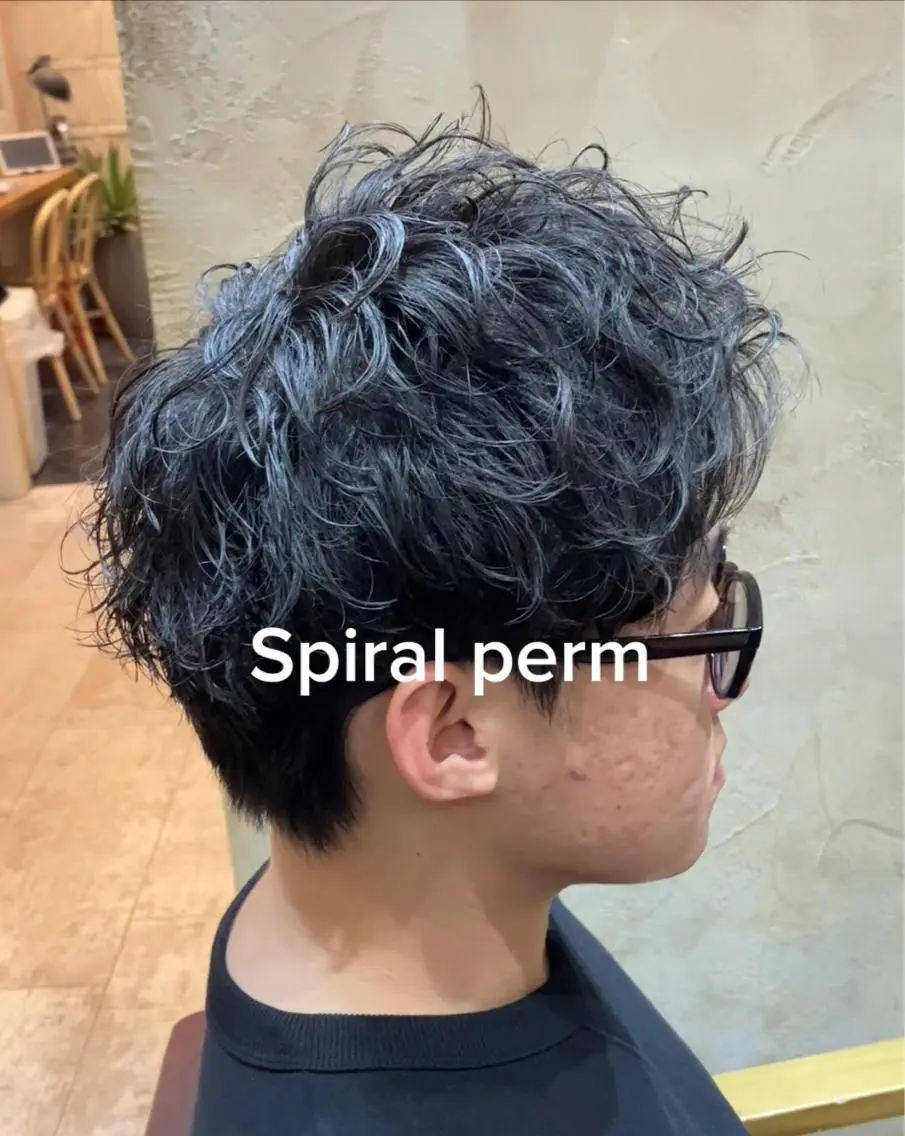 パーマ メンズ メンズパーマ スパイラルパーマ カット パーマ メンズ特化/パーマ/ フェードWATARUのヘアスタイル