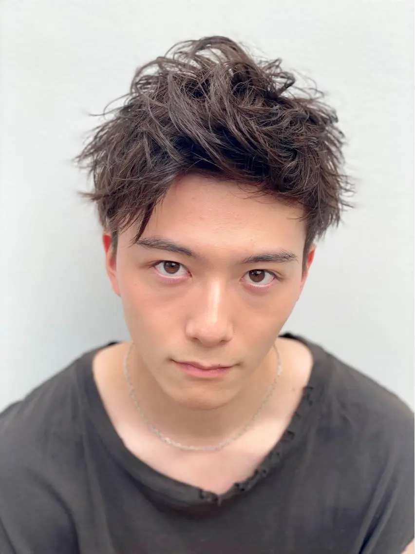 ショート メンズ メンズバレイヤージュ センターパート メンズハイライト メンズインナーカラー マッシュ 原宿アンリ 山下卓也のヘアスタイル