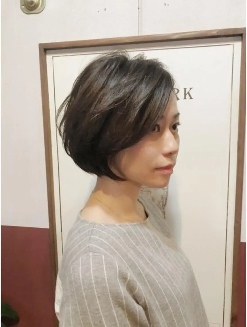 ショート カラー 高梨 里穂のヘアスタイル