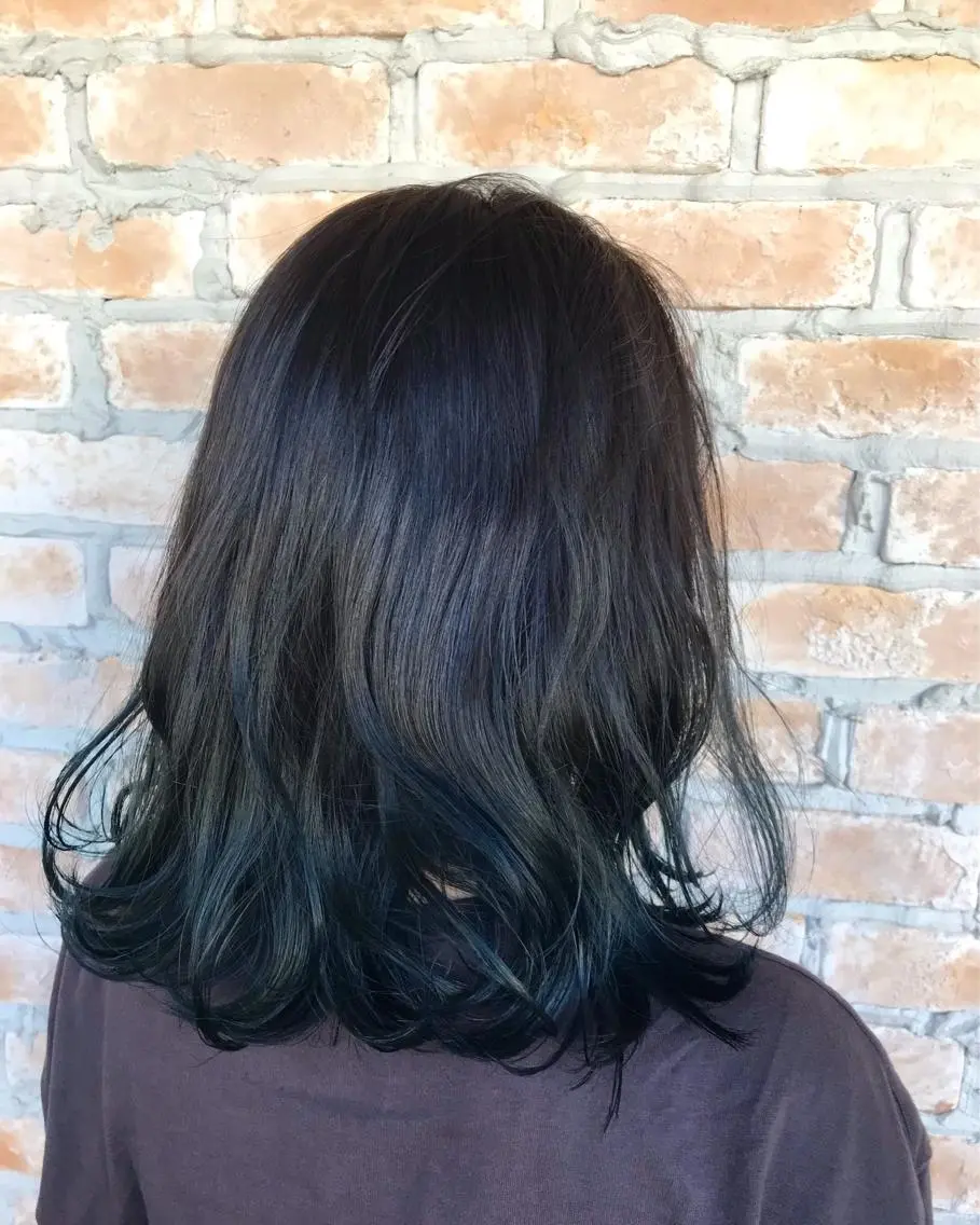 セミロング カラー アディクシーカラー ブルーカラー グラデーションカラー Ayu /あゆのヘアスタイル