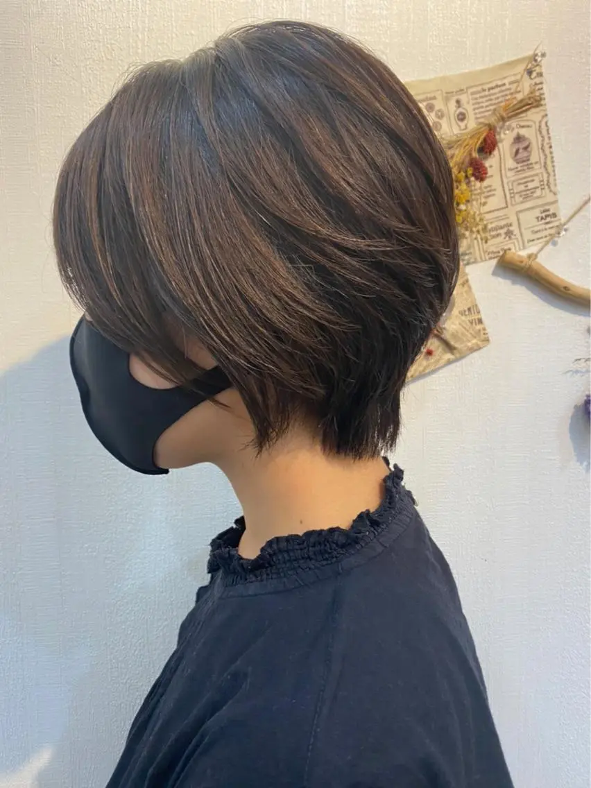 ショート カラー アディクシーカラー ダブルカラー ハイライトカラー ハイライト ショートヘア 若林 亜季のヘアスタイル