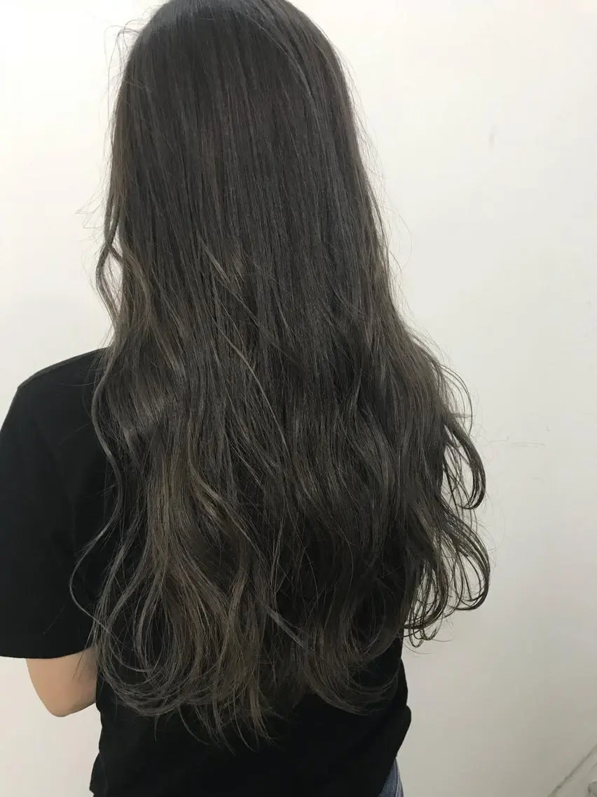 セミロング カラー ヘアカラー トリートメント レイヤーカット 西村あきやのヘアスタイル