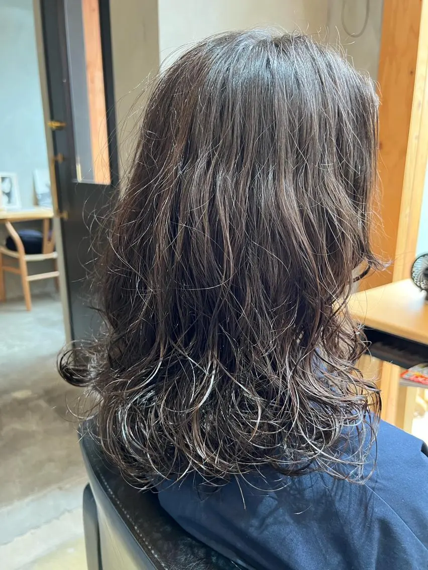 セミロング パーマ セミロングパーマ ボブ ハイライト 髪質改善 ツイストパーマ カット ヘアカラー パーマ トリートメント シンヤヘアーズ 泉大津本店のヘアスタイル
