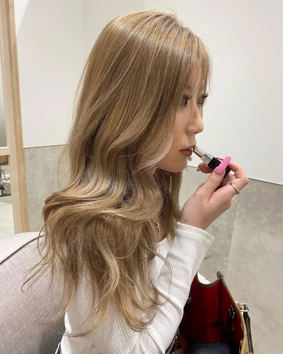 セミロング カラー カット ヘアカラー トリートメント ブリーチ 透明感HIDEのヘアスタイル
