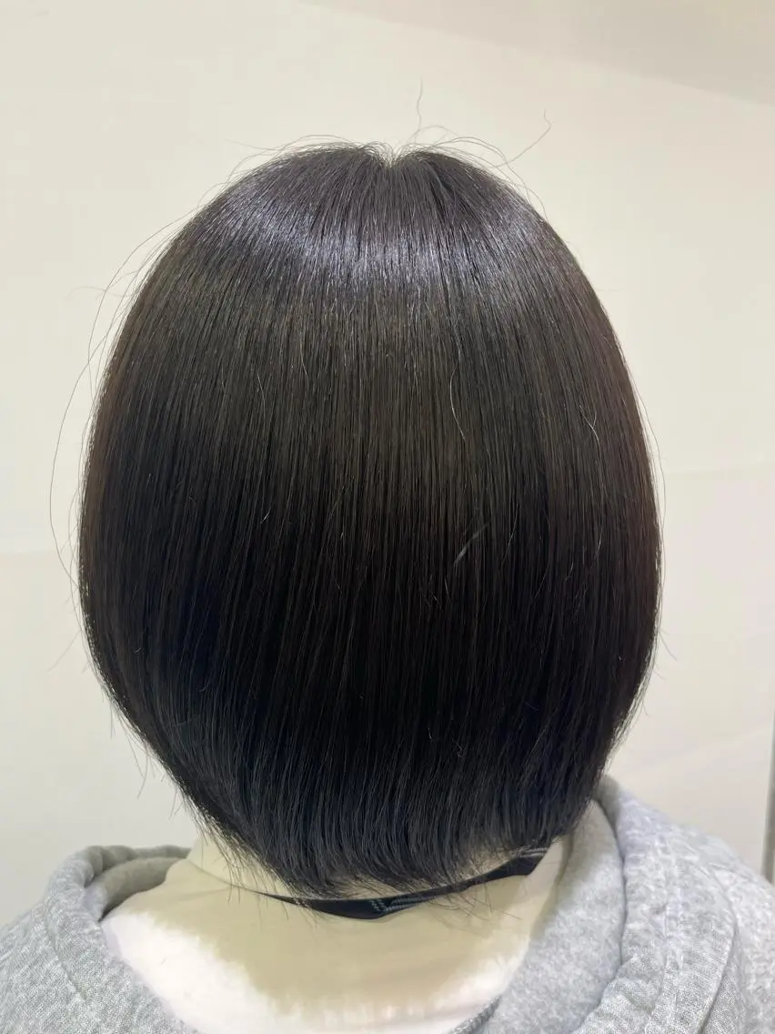 カラー 黒髪 ブルーカラー ブルーブラック 伊佐 愛のヘアスタイル