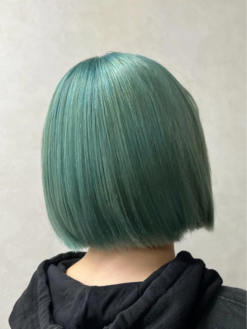 ショート カラー バレイヤージュ ブリーチ ケアブリーチ ダブルカラー イヤリングカラー カット ヘアカラー 🌷かわばた めい🌷のヘアスタイル