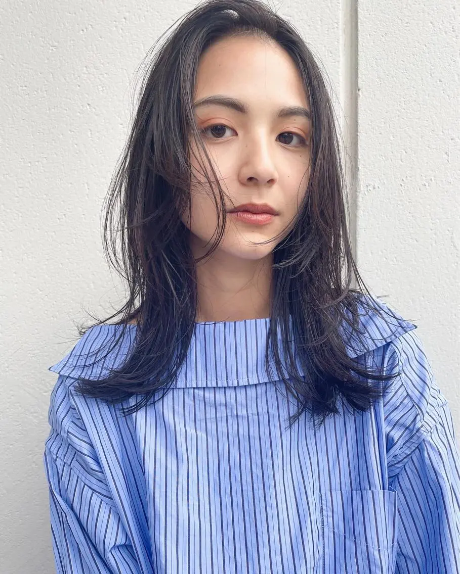 ミディアム カラー レイヤーカット カット ヘアカラー トリートメント 村上雅人 ナチュラルモードのヘアスタイル