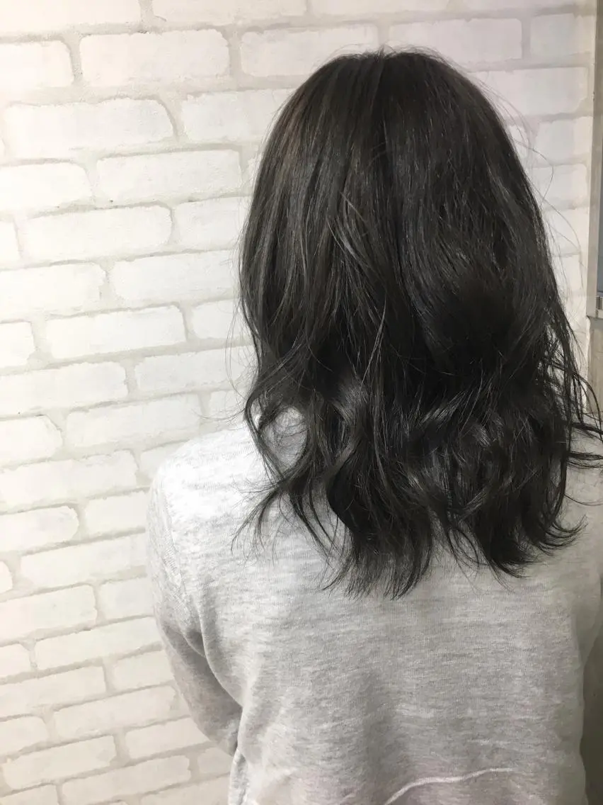 ミディアム アッシュ アッシュグレー 髪質改善×レイヤー 高嶋のヘアスタイル