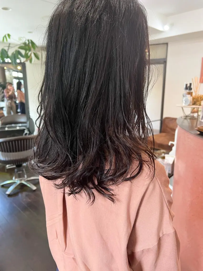 ミディアム ミディアムパーマ 角戸 りおのヘアスタイル