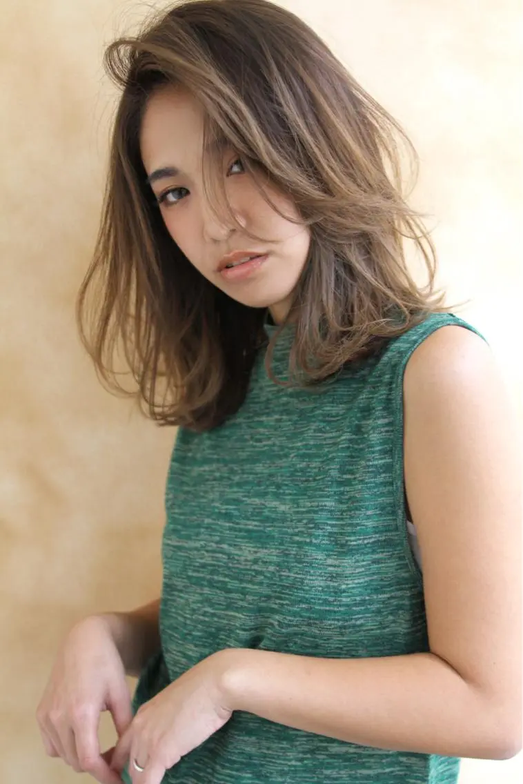 ミディアム カラー パーマ L i L 塚口のヘアスタイル