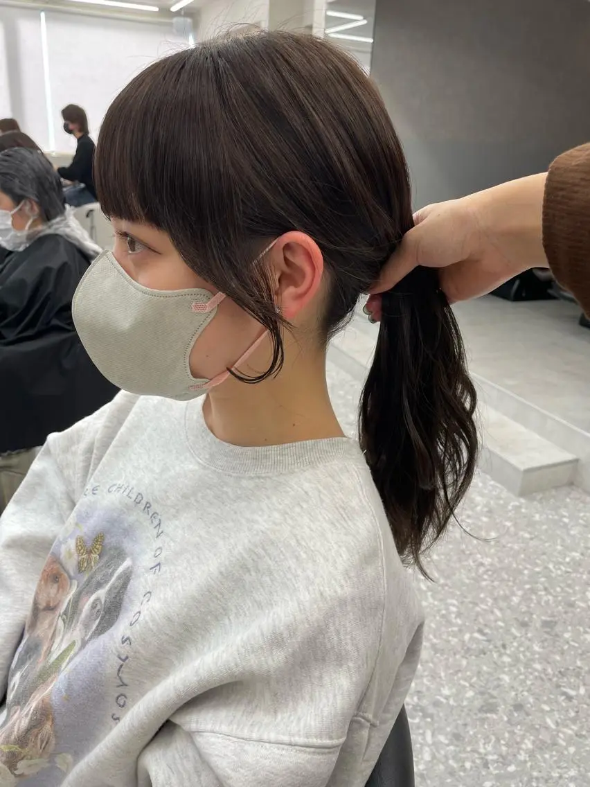 ミディアム 透明感オリーブ🫒/ ブリーチなしWカラーのヘアスタイル