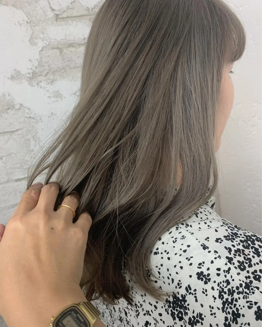 セミロング 🌈ハイライトカラー 🌈naokoのヘアスタイル