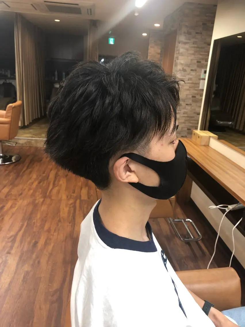 メンズ センターパート 谷口尋哉 六本松のヘアスタイル