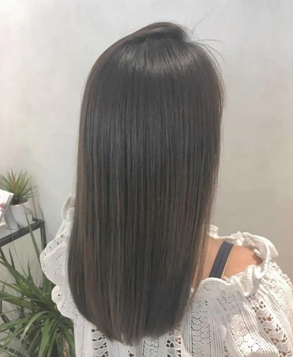 セミロング カラー ヘアアレンジ ブリーチ 透明感カラー ブリーチなしカラー 髪質改善 トリートメント エグチ アキラのヘアスタイル