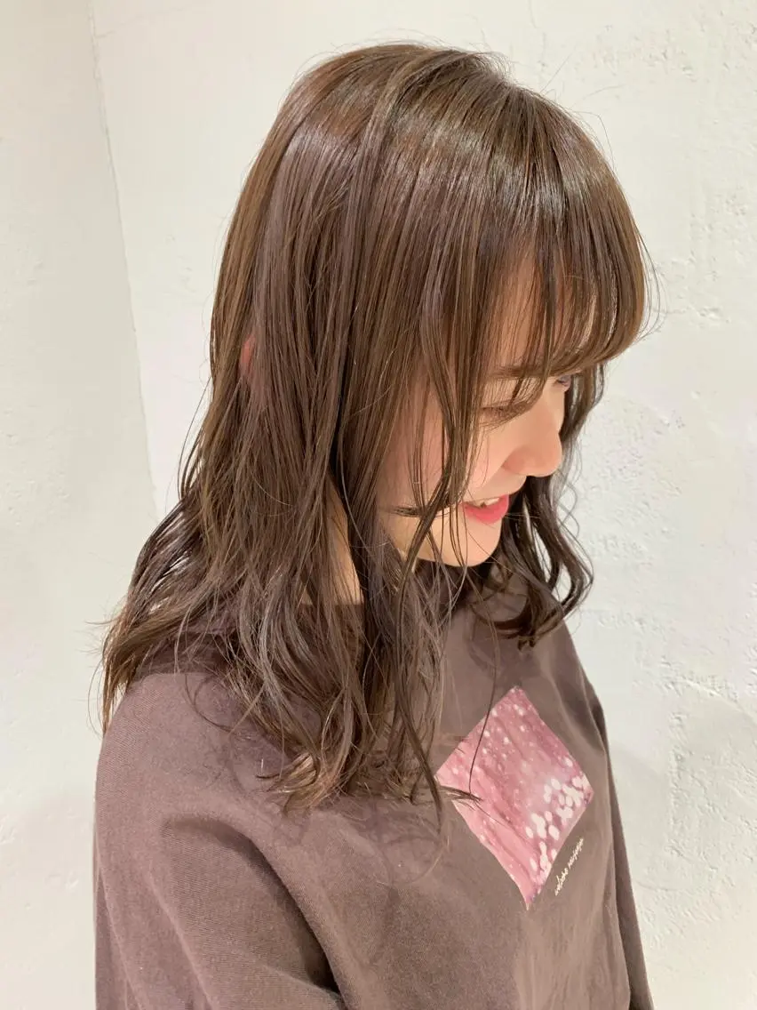 セミロング カラー ヘアアレンジ ベージュカラー ブリーチ ブリーチなしカラー 🫧透明感カラー/ ボブ/小笠原汐海🪽のヘアスタイル