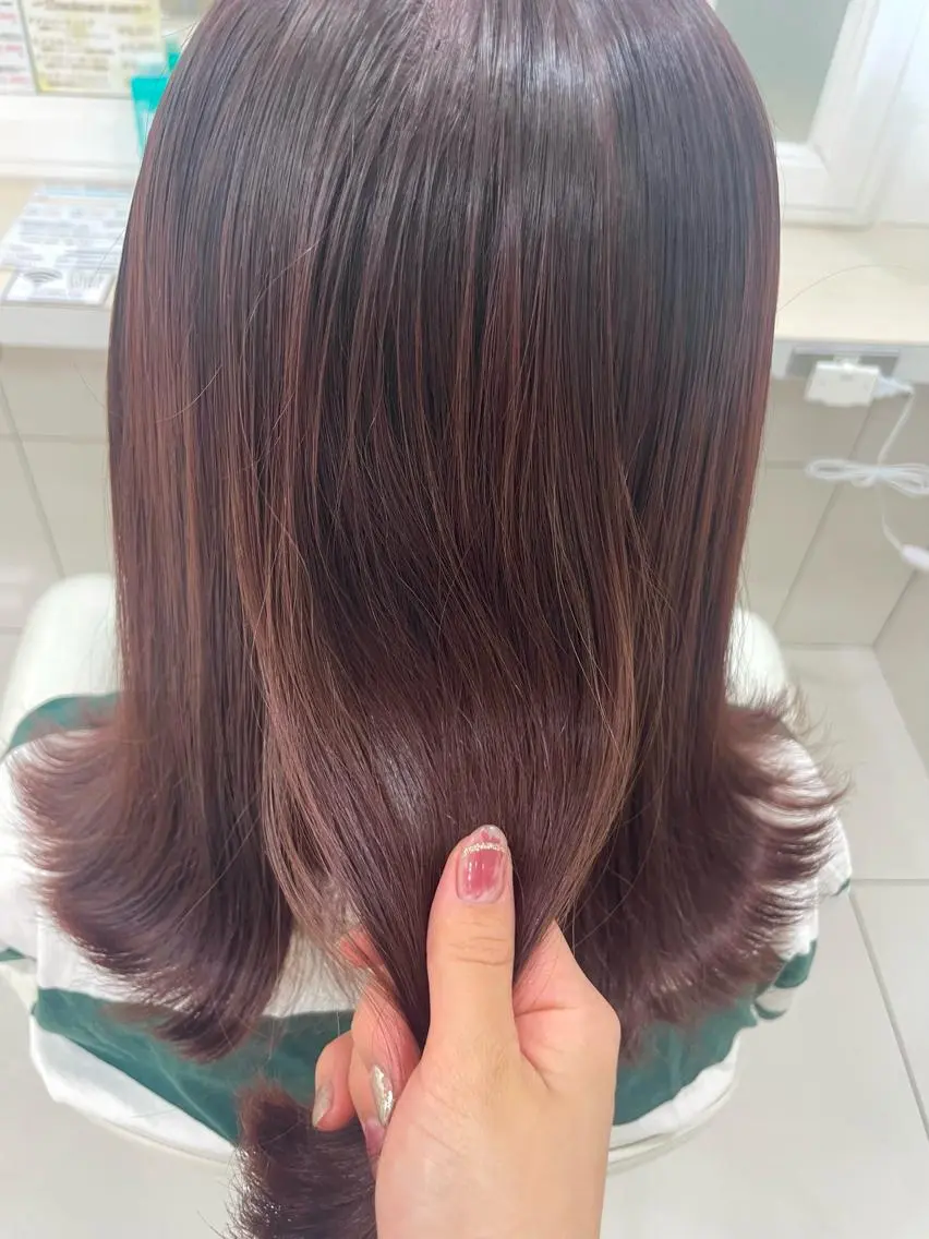 ミディアム ヘアカラー 崎山 紗吏のヘアスタイル