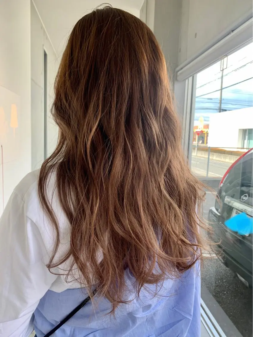 ロング おせ ちさとのヘアスタイル