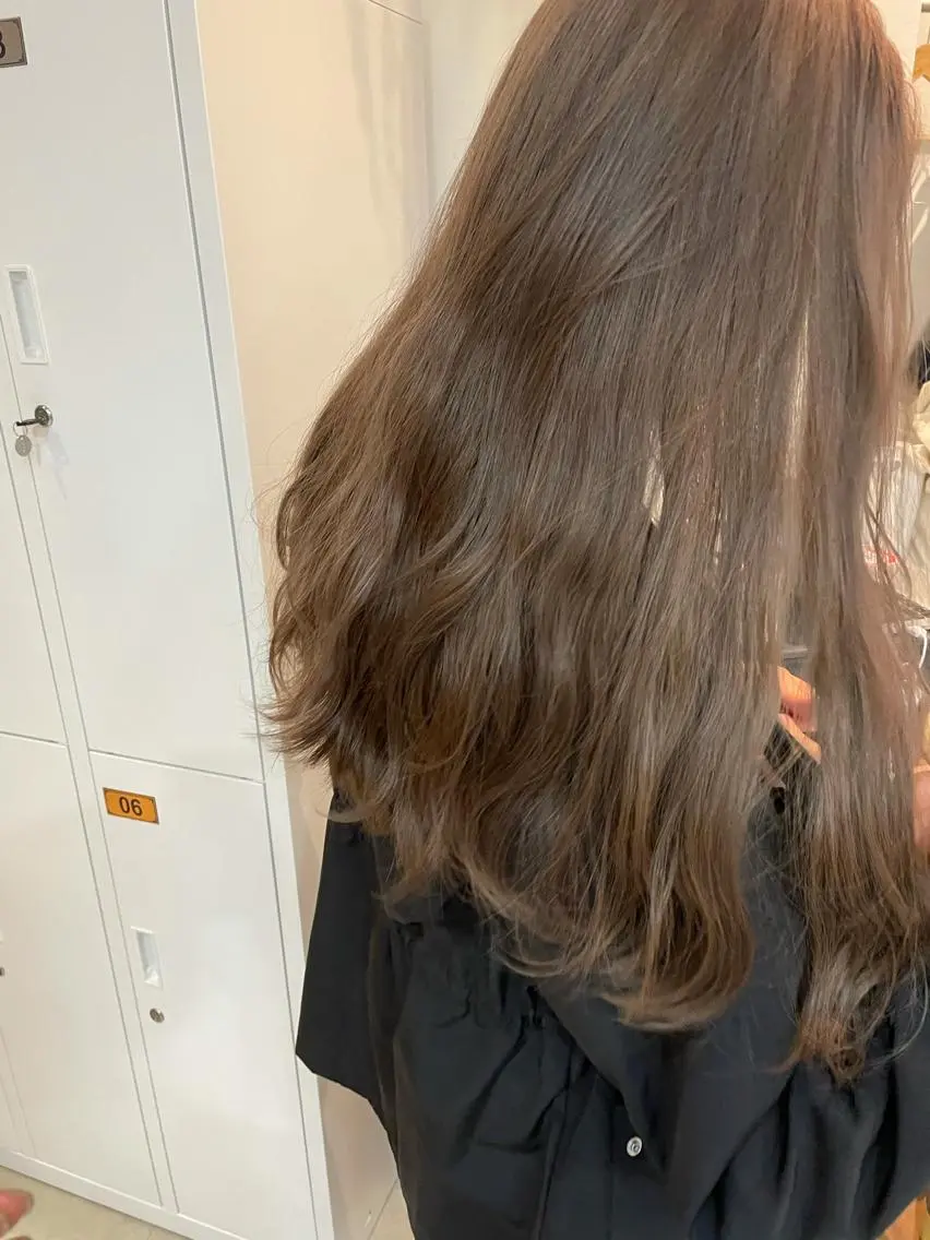 ロング カラー ブリーチ グレージュ ミルクティーグレージュ ヘアカラー トリートメント 中目黒🌼 🌼ハナのヘアスタイル