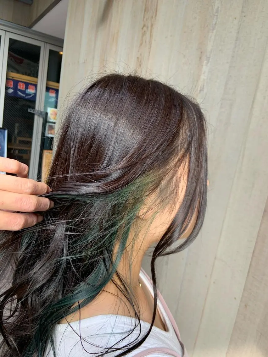 セミロング カラー パーマ ヘアアレンジ ハイトーンカラー🤍 山下 優華のヘアスタイル