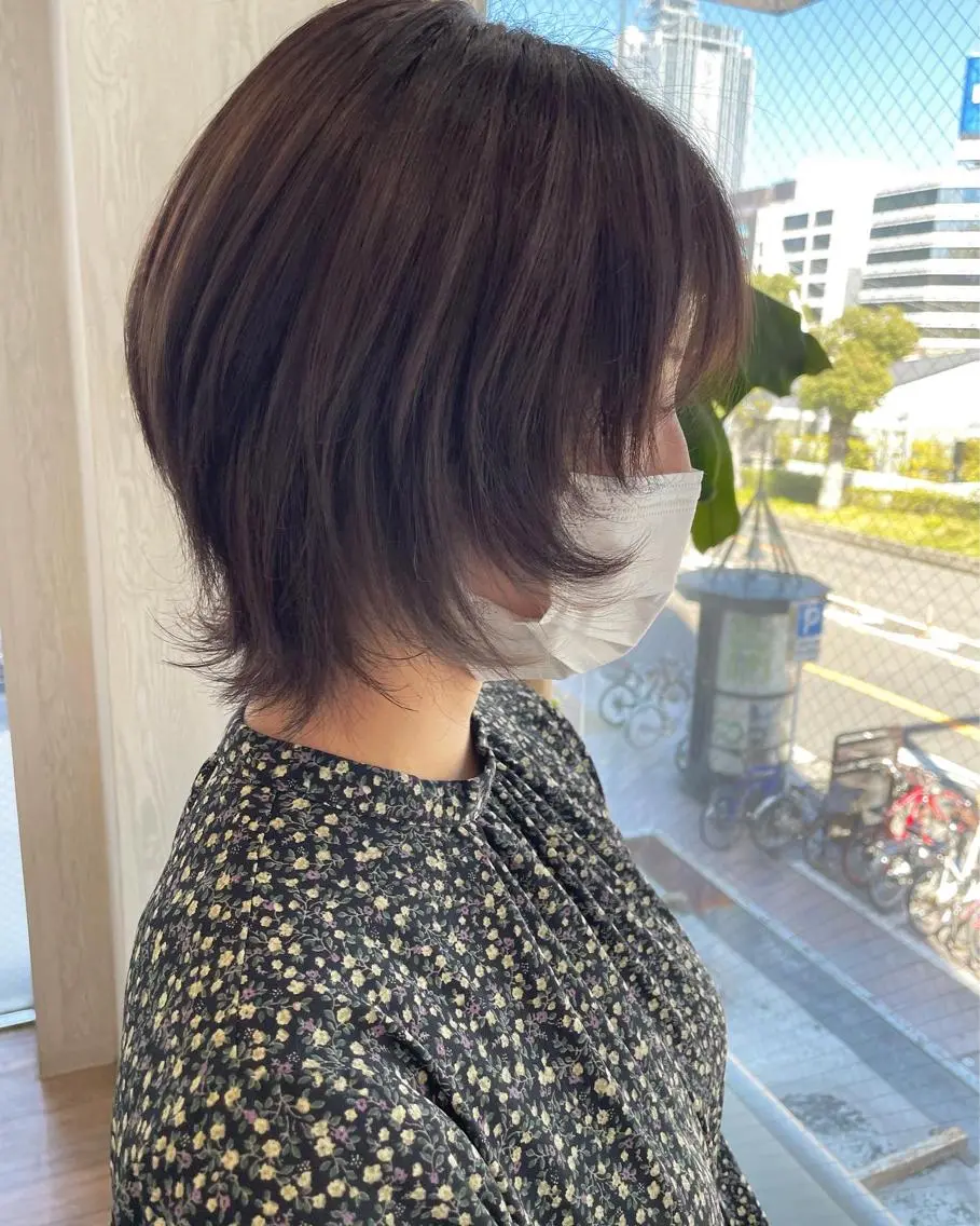 ミディアム カラー アッシュ ベージュカラー 透明感カラー 外国人風カラー レイヤーカット カット ヘアカラー トリートメント 河合秀明/ショート /ボブ/レイヤーのヘアスタイル