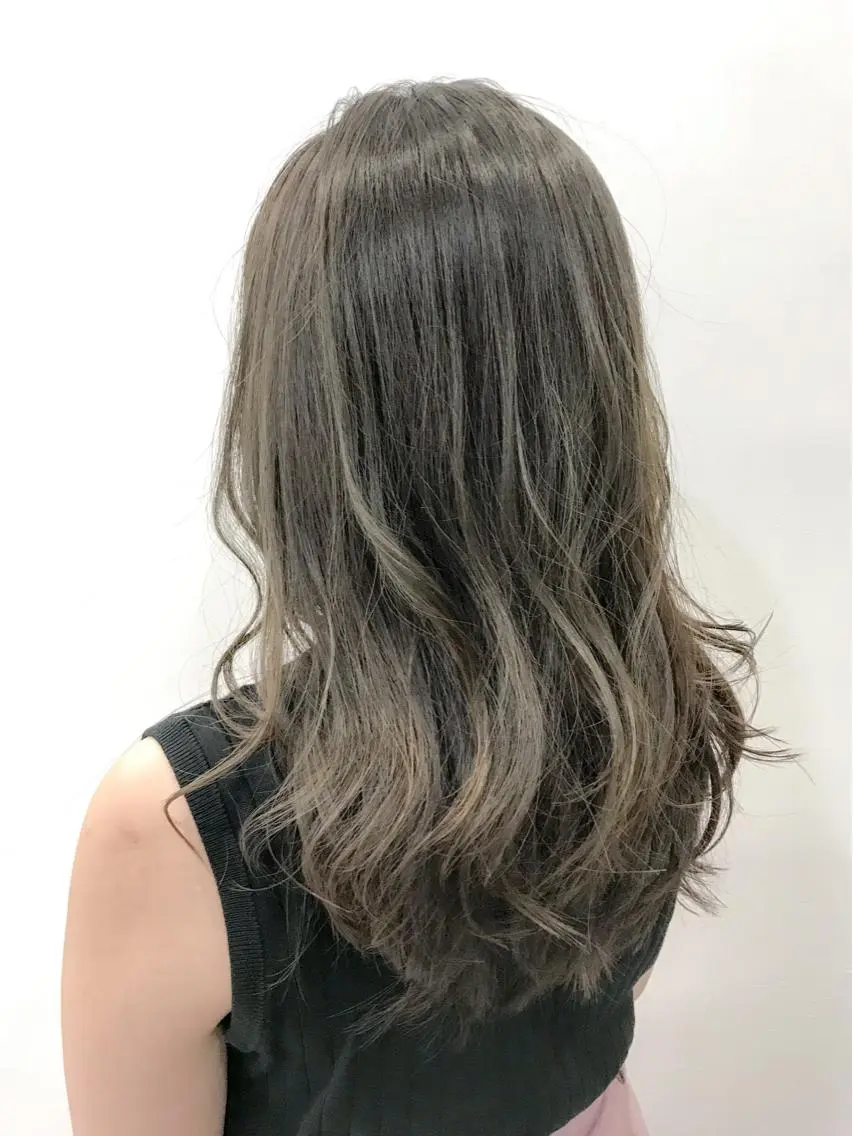 ロング カラー ベージュカラー イルミナカラー ヘアカラー トリートメント 酸性縮毛矯正 店長浅野太郎のヘアスタイル