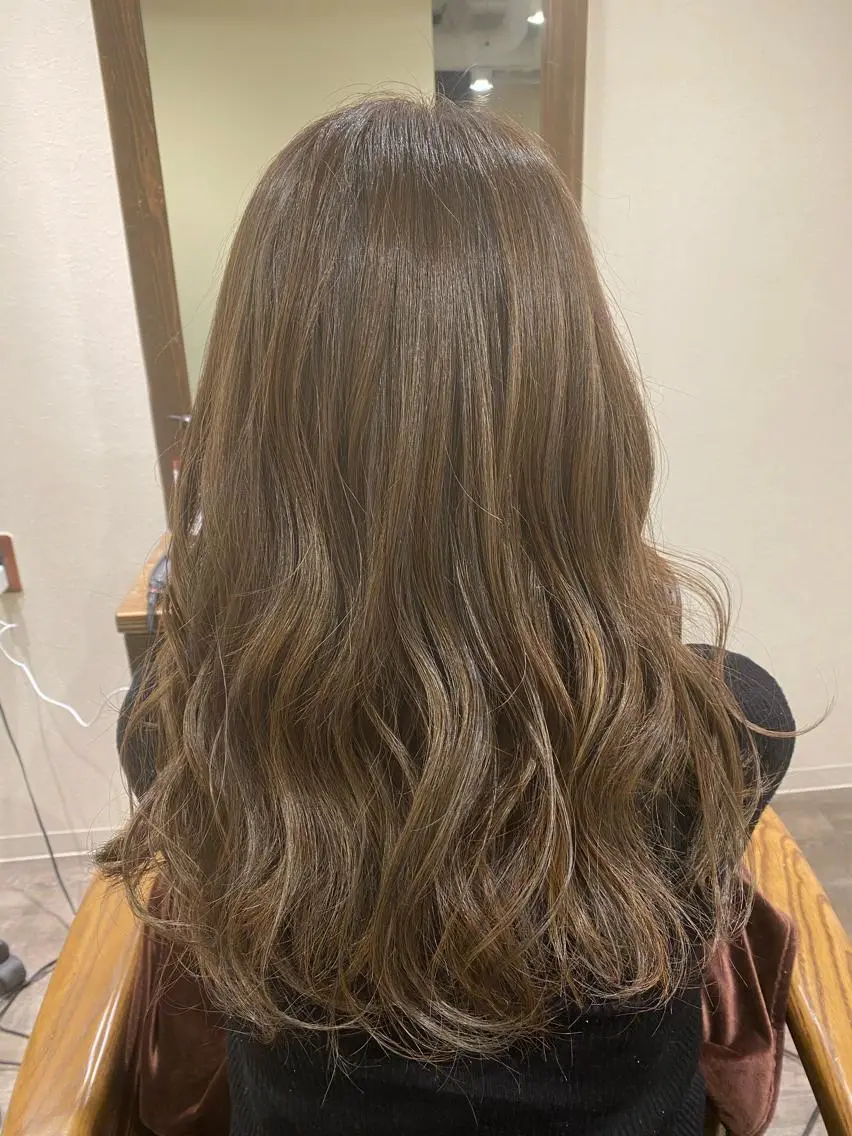 ロング ハイライト カット パーマ 佐藤  真依のその他イメージ