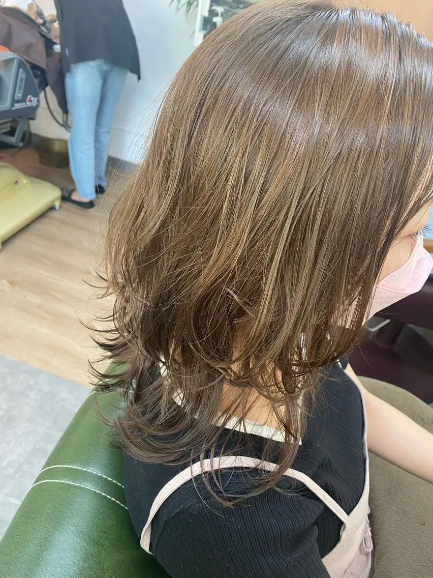 セミロング レイヤーカット カット ヘアカラー トリートメント 永沼 真依のヘアスタイル