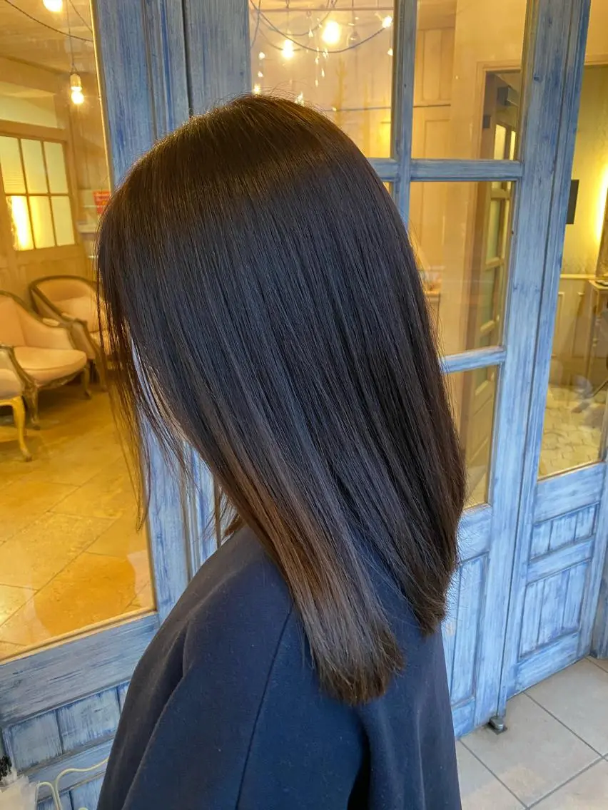 カラー アッシュ アッシュグレー ベージュカラー 井上 日菜乃のヘアスタイル