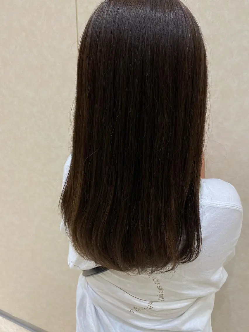 ロング カラー 小倉 沙織のヘアスタイル