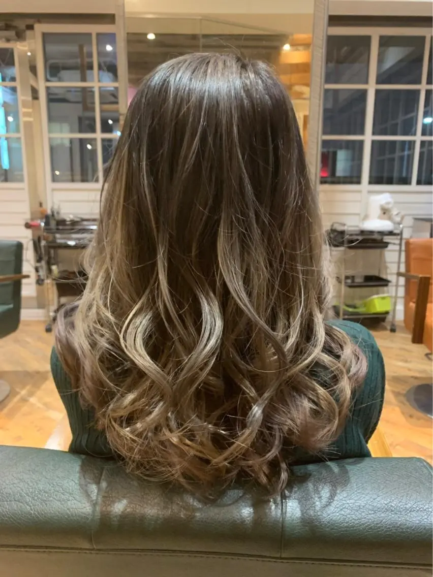 ロング レイヤーカット エクステ KAZUMAのヘアスタイル