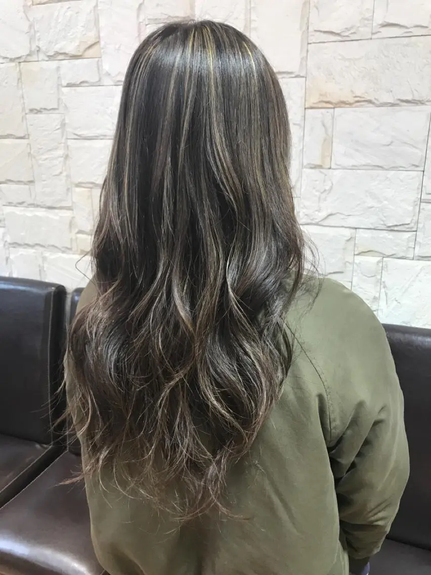 セミロング カラー パーマ ヘアアレンジ メンズ キッズ ネイル マツエク・マツパ 髪質改善 艶髪🔵フセナオヤのヘアスタイル