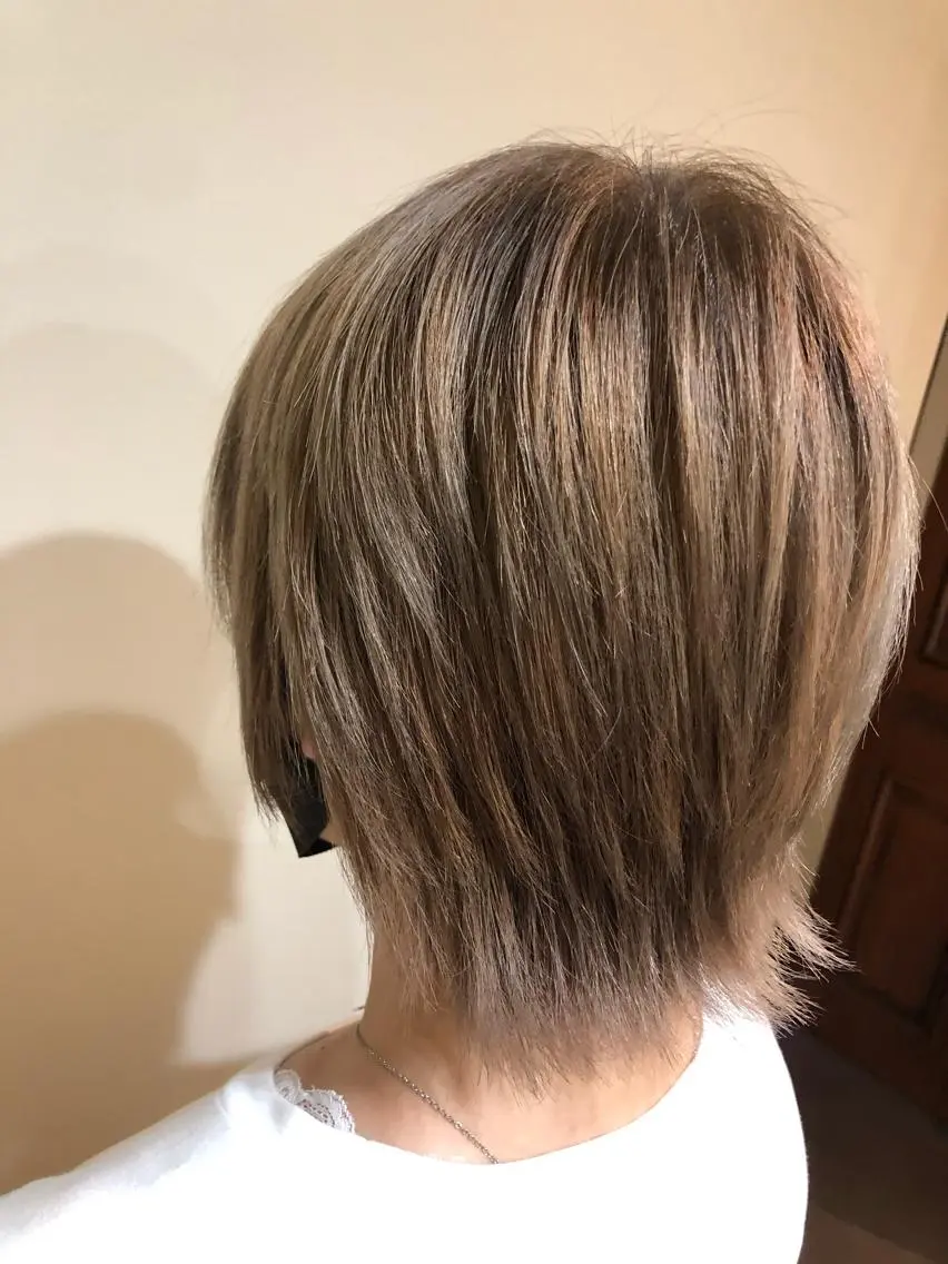 ショート カラー ベージュカラー ミルクティーベージュ ウルフカット カット ヘアカラー トリートメント ハイトーン/ブリーチ ルミエール/新栄/栄のヘアスタイル