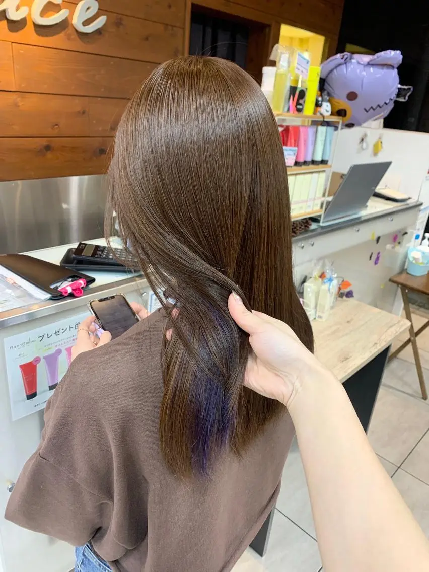 セミロング パープルカラー ヘアカラー レイヤー/艶髪カラー 森本くるみのヘアスタイル