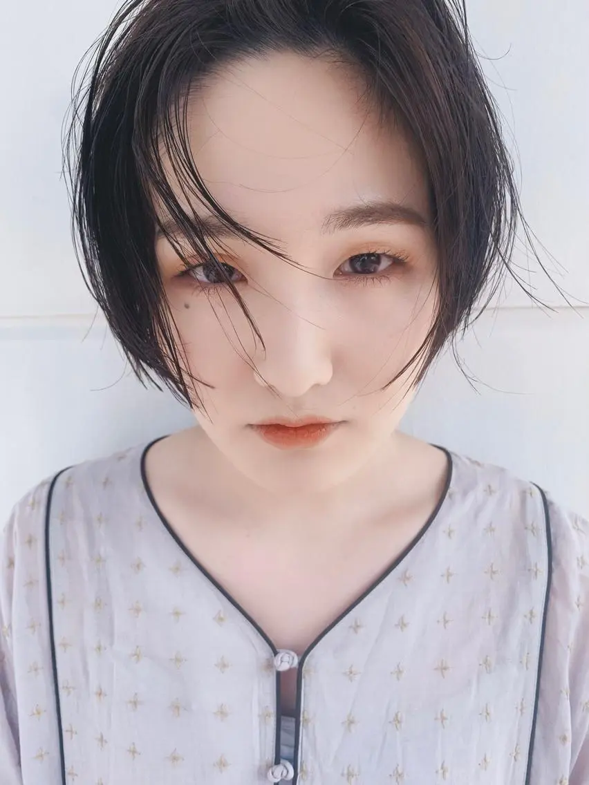 ショート カラー mayu🤍 透明感カラーのヘアスタイル