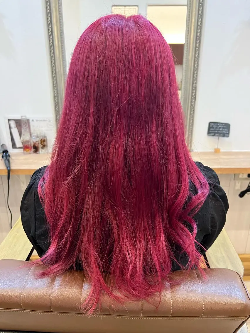 ロング カラー ピンクカラー 🐰ハイトーンカラー 畠山 渡🐰のヘアスタイル