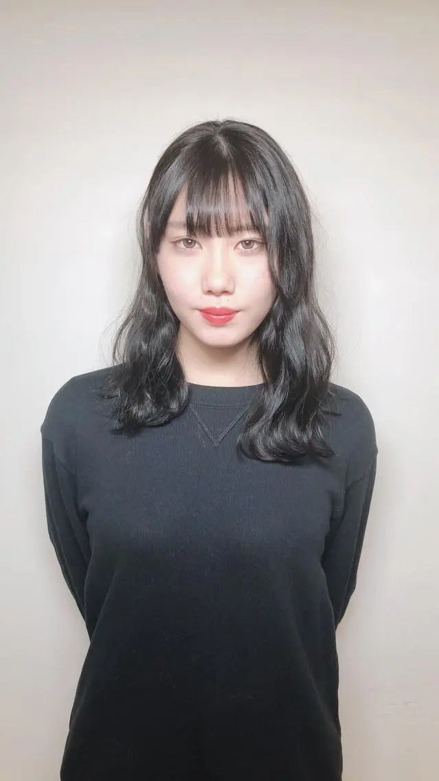 ミディアム カラー 杉野 凜のヘアスタイル