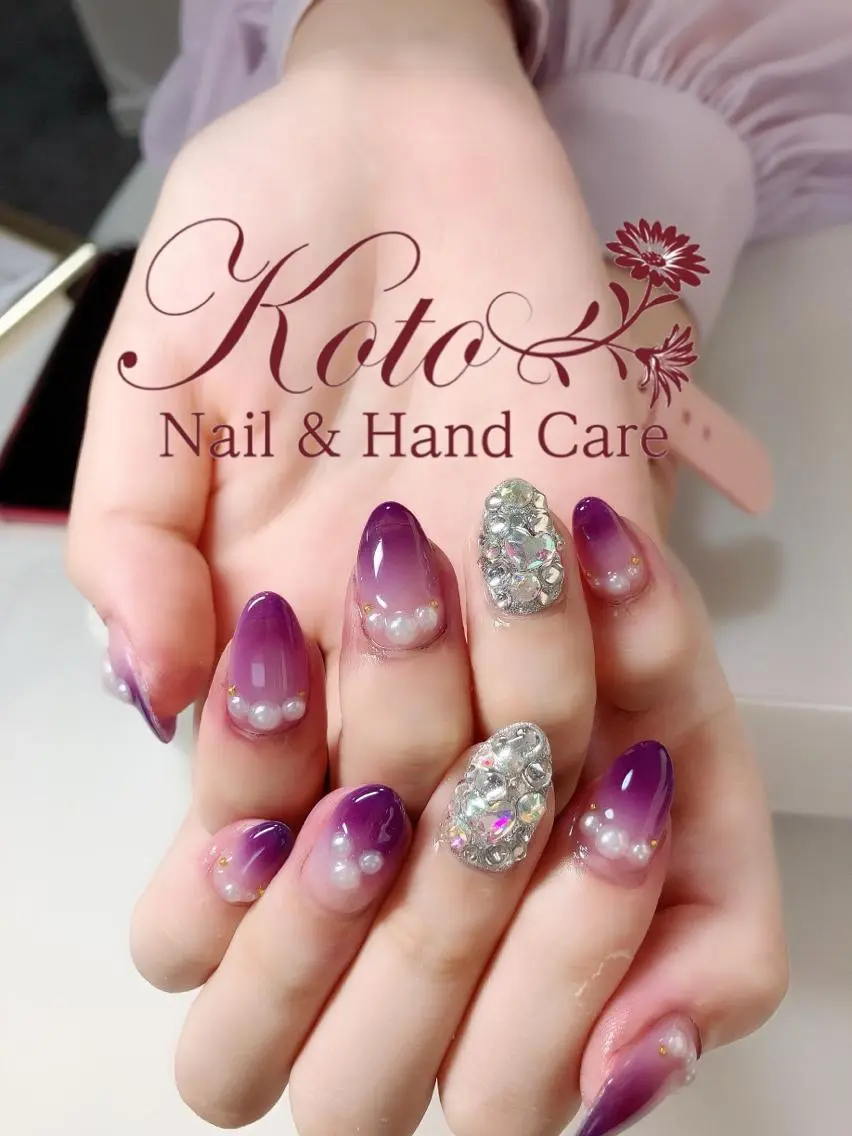 ネイル 長さ出し フットネイル フレンチネイル ジェルネイル ラメ(グリッター) Risa ネイルサロンKOTOのネイルデザイン
