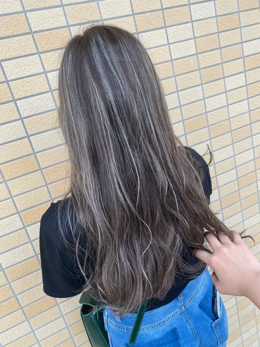 セミロング カラー ブリーチカラー🫧 森　凪沙のヘアスタイル