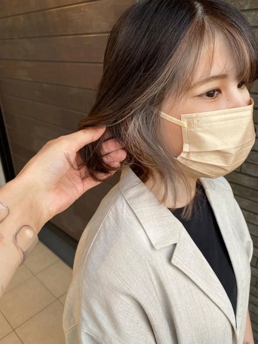 ミディアム カラー ミストバング フェイスフレーミング ヘアカラー Kobayashi ハイライト/ショートのヘアスタイル